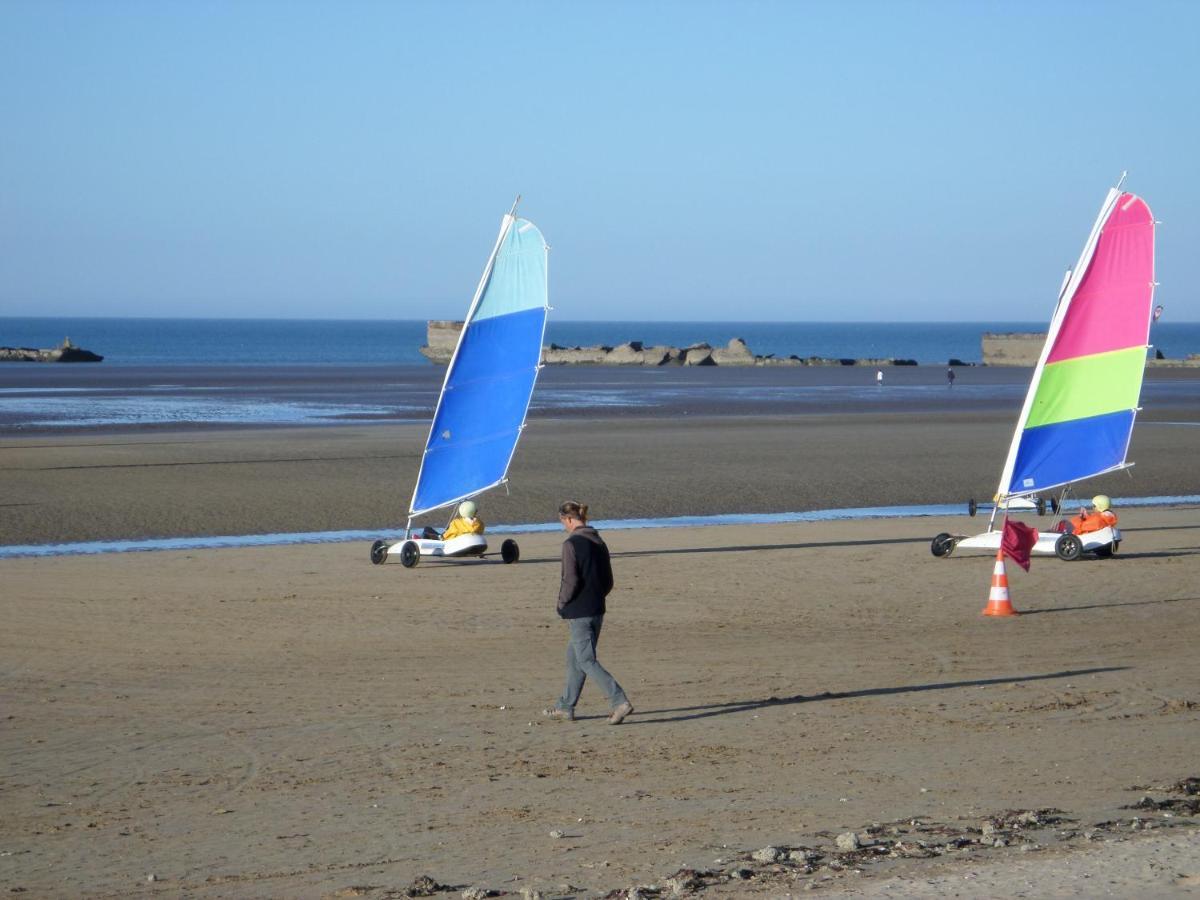Gites "Plage" Ou "Pieds Dans L'Eau" En Front De Mer A Asnelles , 3Km D'Arromanches, 10Km De Bayeux Екстериор снимка